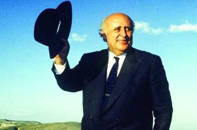 BİR DÖNEMİN CANLI TARİHİ, MİLLETİN "BABA"SI: SÜLEYMAN DEMİREL...